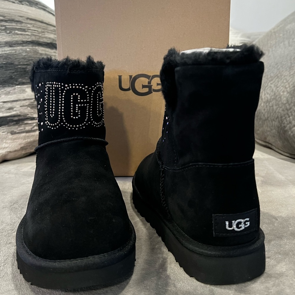 UGG | Classic Ugg Gem Mini Boots In Black NEW